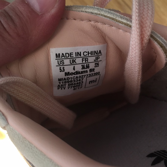 Custom Adidas shoes - Picture 4 of 5